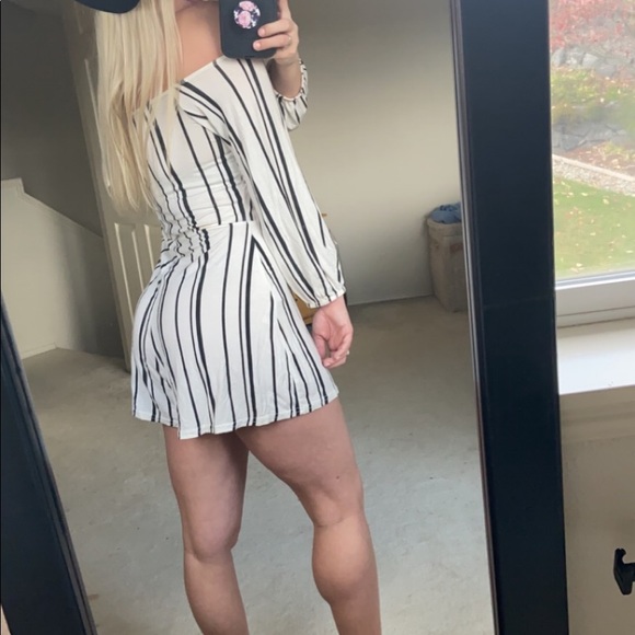 Boohoo off the shoulder romper - Picture 3 of 5